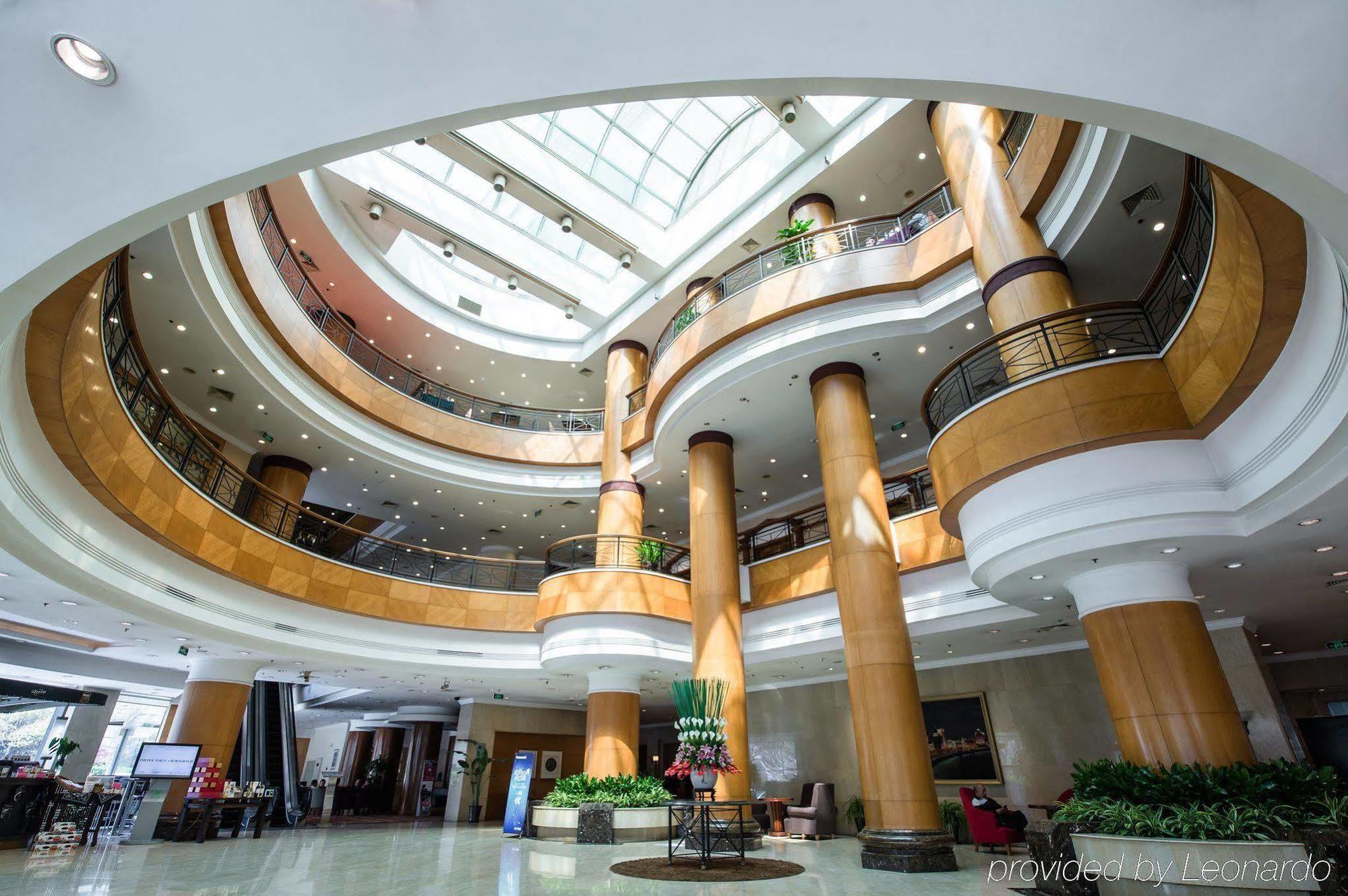 Holiday Inn Downtown Шанхай Екстериор снимка