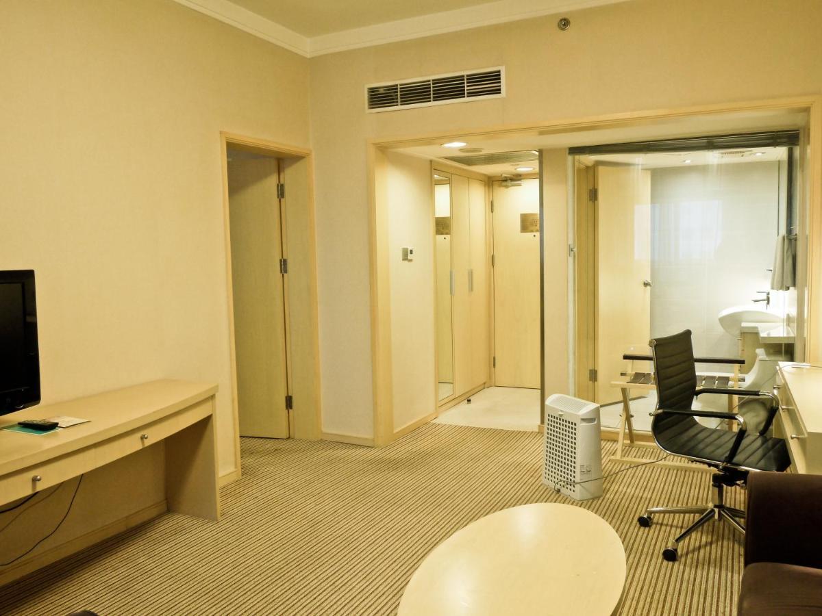 Holiday Inn Downtown Шанхай Екстериор снимка