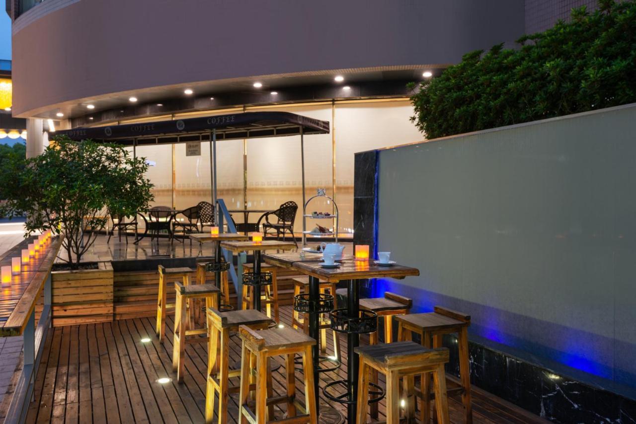 Holiday Inn Downtown Шанхай Екстериор снимка