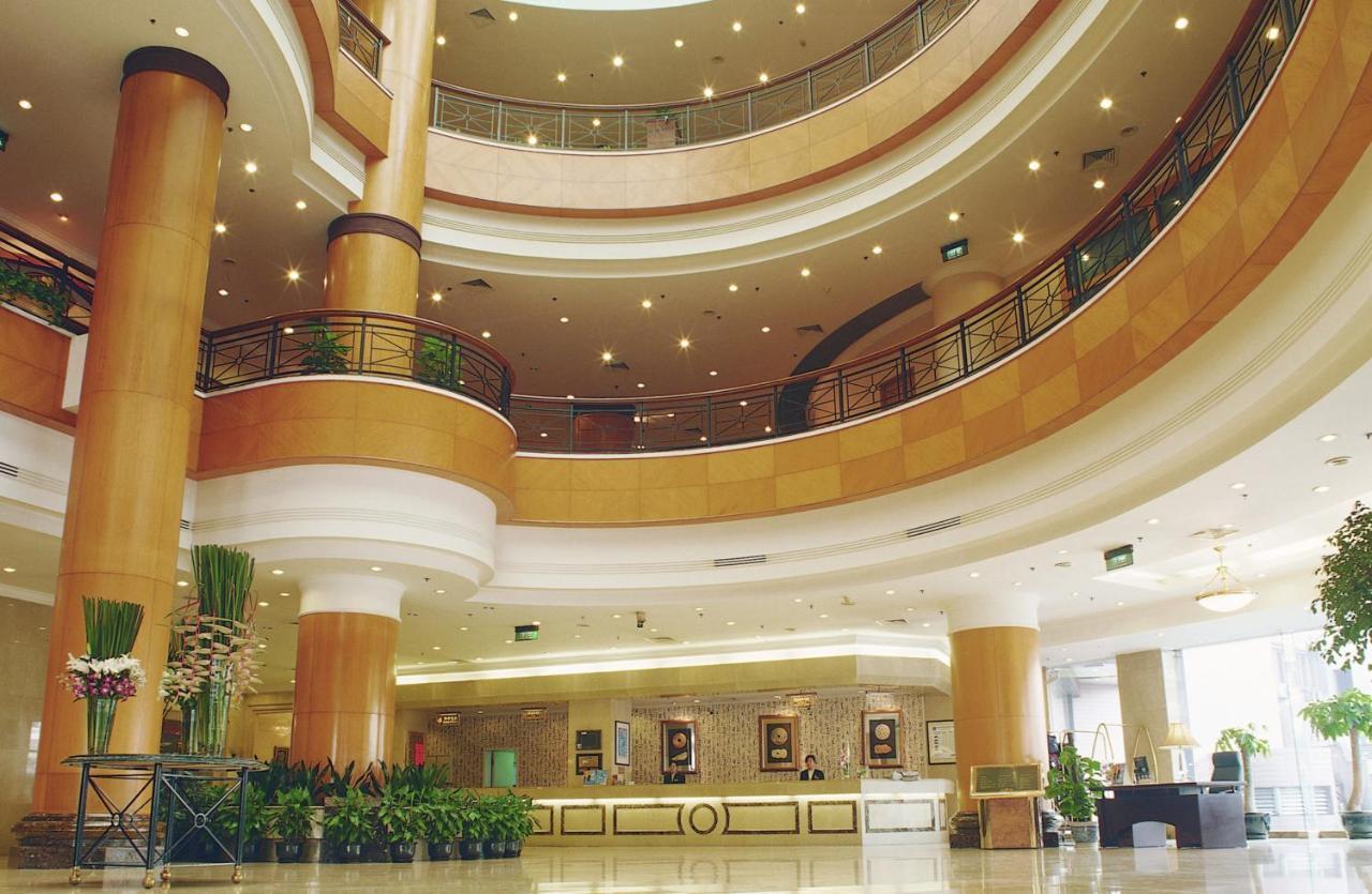 Holiday Inn Downtown Шанхай Екстериор снимка