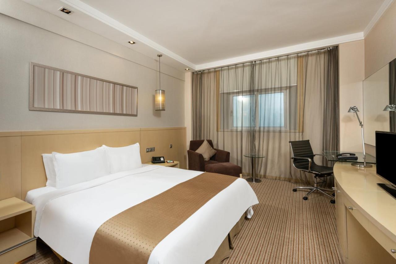 Holiday Inn Downtown Шанхай Екстериор снимка